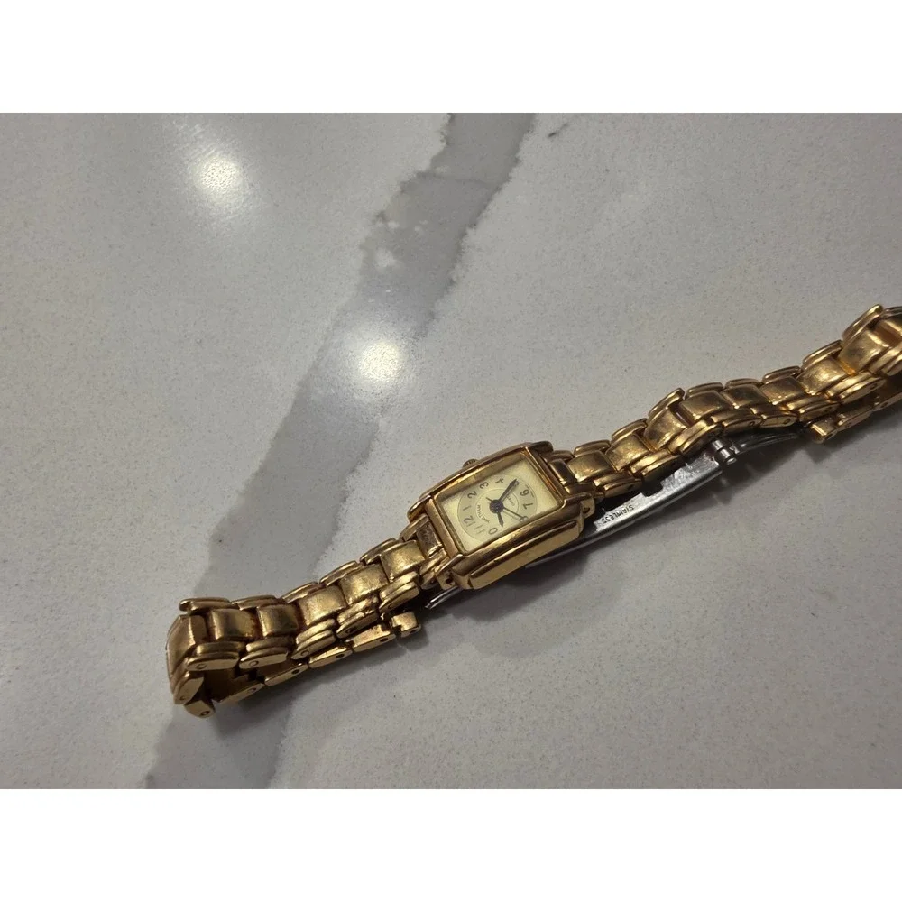 Waltham Womens Gold Tone Tank Watch Rectangular Cream Dial Link Bracelet Classic